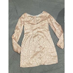 Micas Medium Dusty Pink Leopard Dress Shiny Silky New